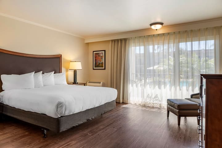 Best Western Plus Royal Oak Hotel
