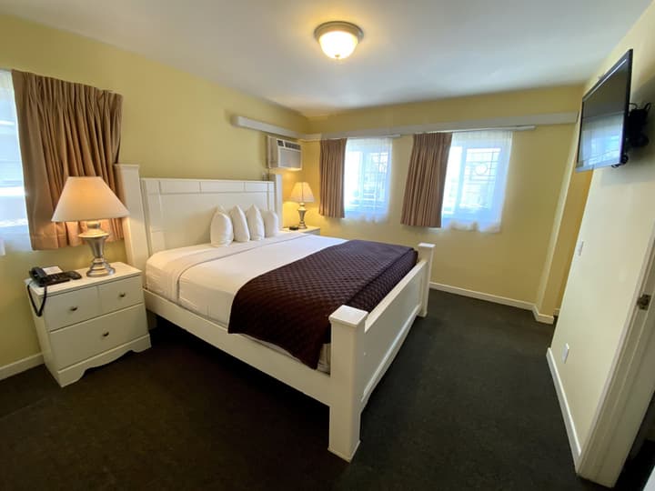 Hollywood Celebrity Hotel
