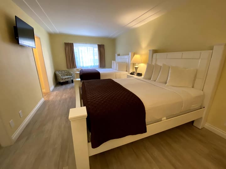 Hollywood Celebrity Hotel