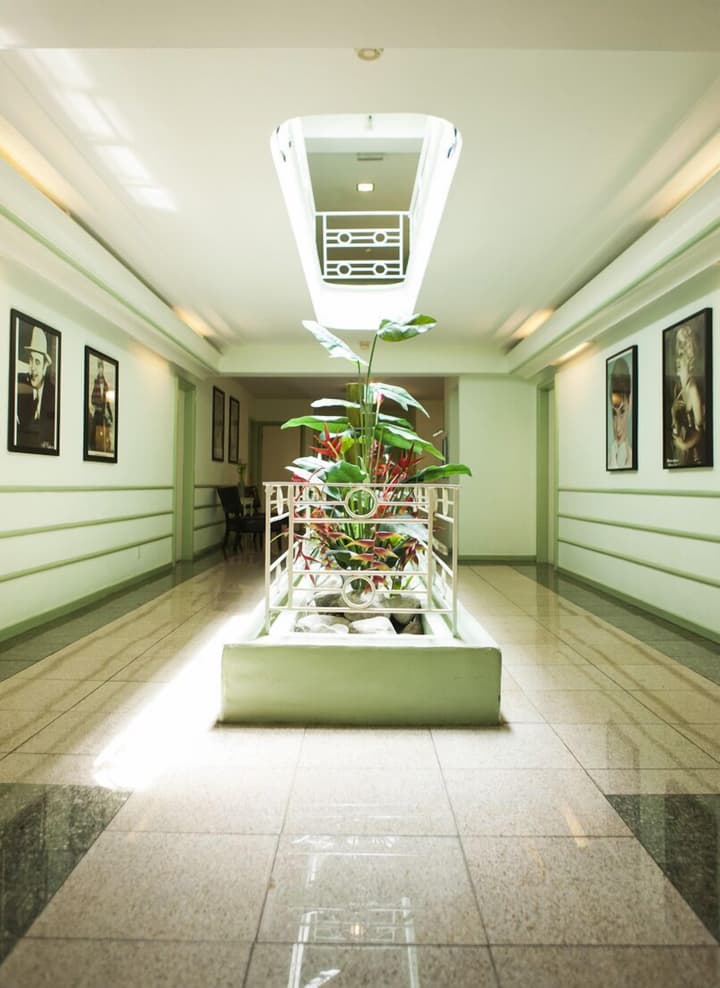 Hollywood Celebrity Hotel