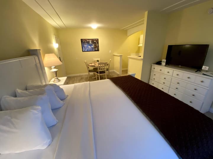 Hollywood Celebrity Hotel