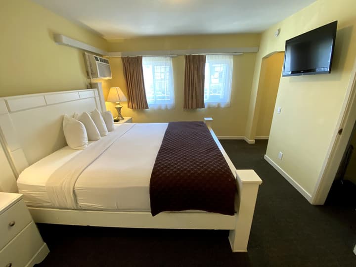 Hollywood Celebrity Hotel
