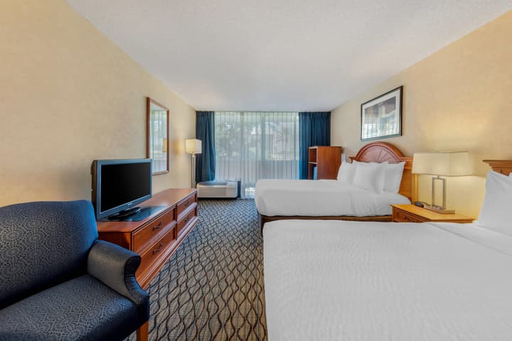Clarion Hotel Anaheim Resort