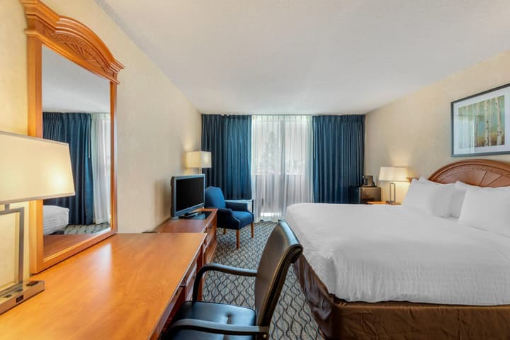 Clarion Hotel Anaheim Resort