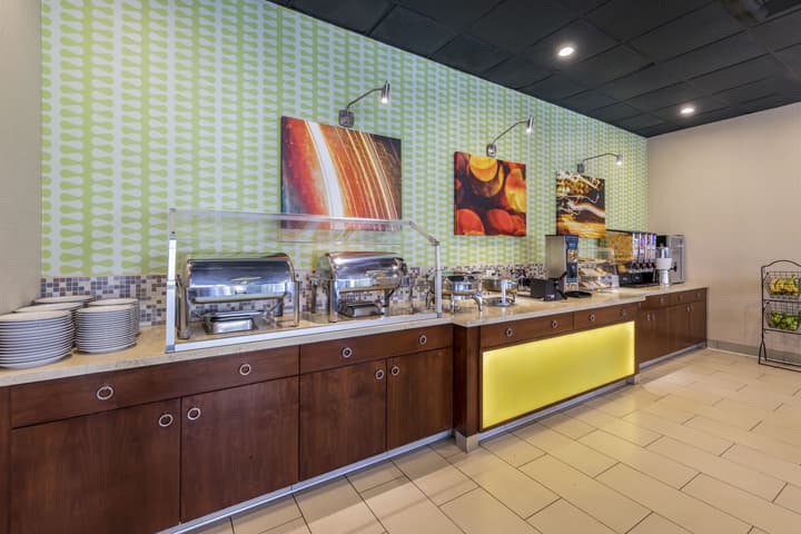 Clarion Hotel Anaheim Resort