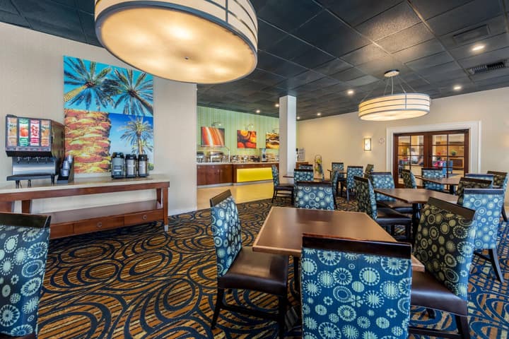 Clarion Hotel Anaheim Resort