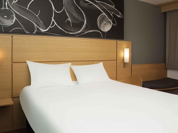 Ibis 3 Lacs Neuchatel Hotel