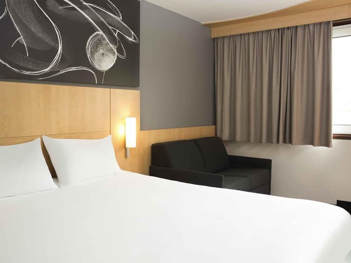 Ibis 3 Lacs Neuchatel Hotel