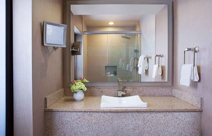 E-Central Downtown Los Angeles Hotel