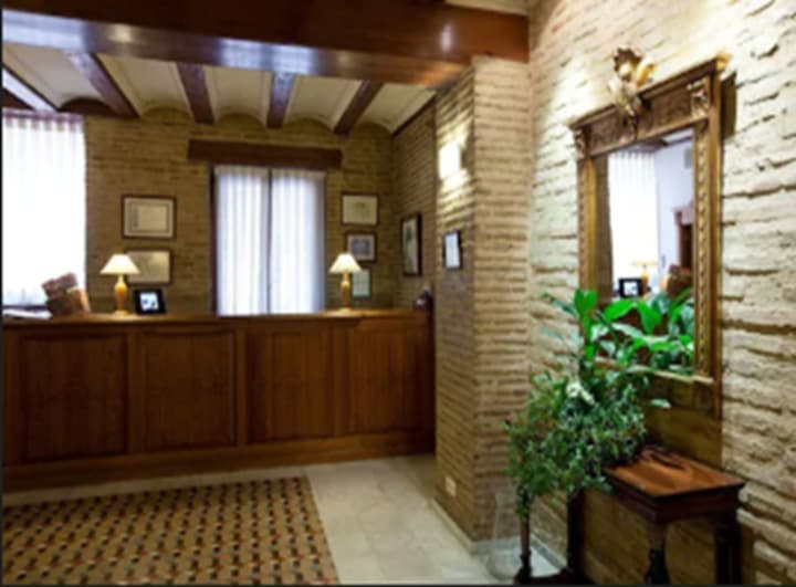 Ad Hoc Monumental Hotel