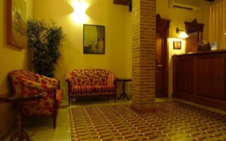 Ad Hoc Monumental Hotel