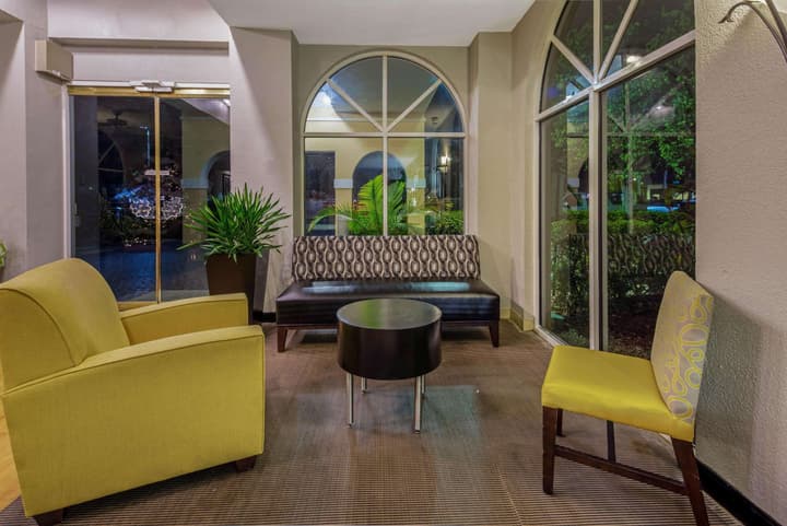 La Quinta Inn & Suites by Wyndham Miami Lakes