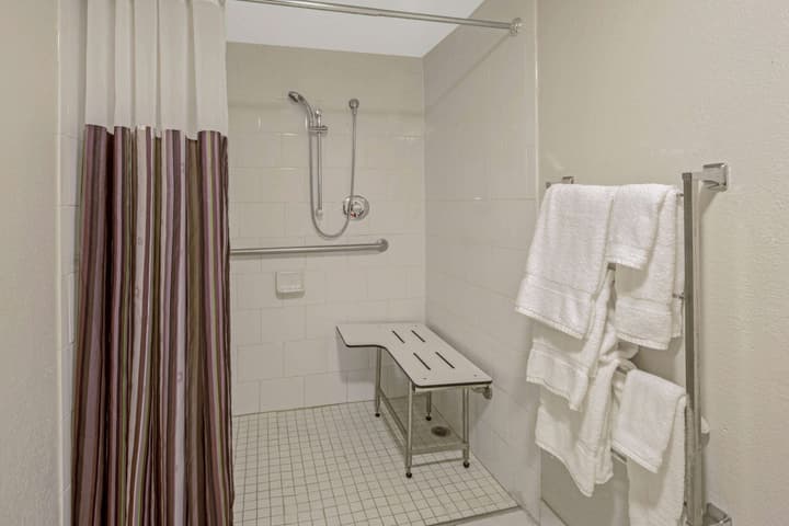 La Quinta Inn & Suites by Wyndham Miami Lakes
