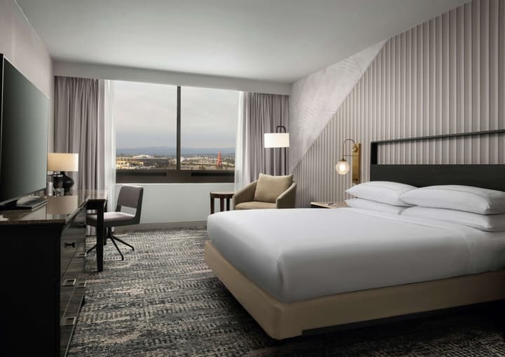 Hotel Fera Anaheim, a DoubleTree by Hilton