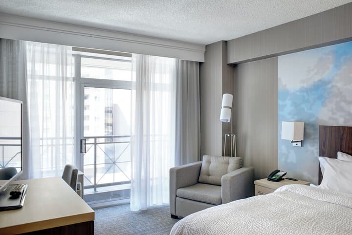 Courtyard by Marriott Downtown Toronto
