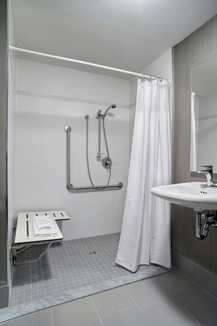 Courtyard by Marriott Downtown Toronto