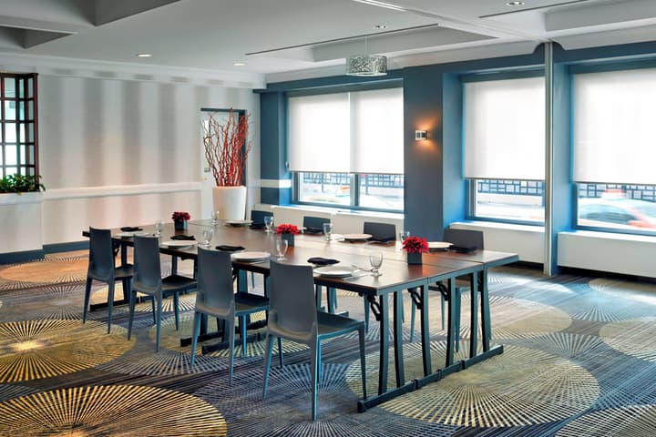 Courtyard by Marriott Downtown Toronto