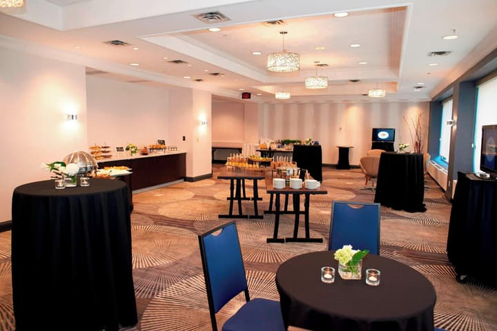 Courtyard by Marriott Downtown Toronto