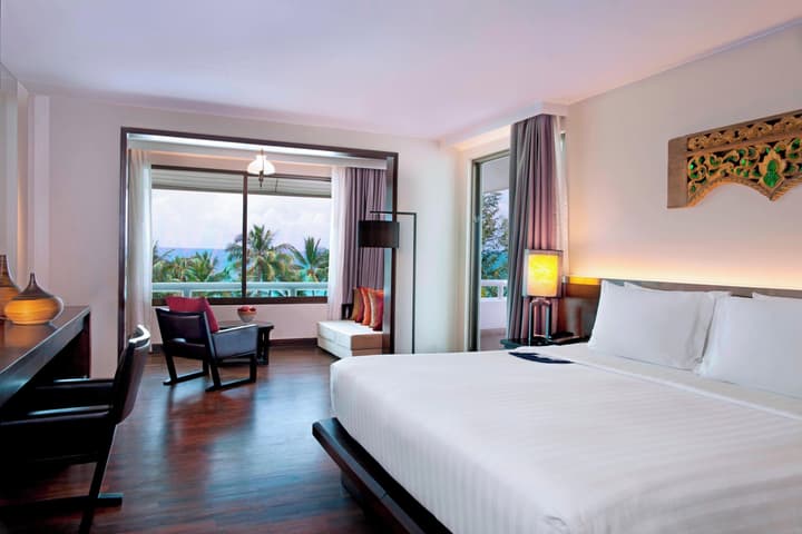Le Meridien Phuket Beach Resort