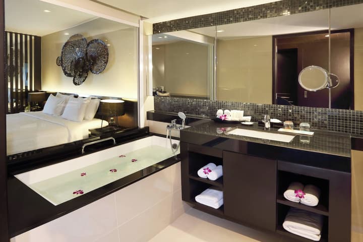 Le Meridien Phuket Beach Resort