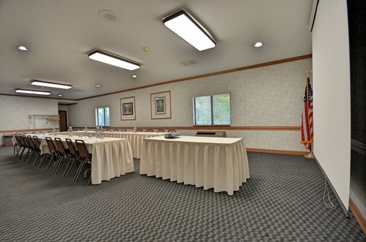 Days Inn by Wyndham Marquette