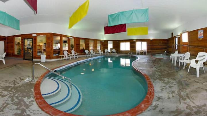 Days Inn by Wyndham Marquette