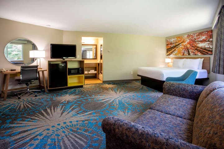 Days Inn by Wyndham Marquette