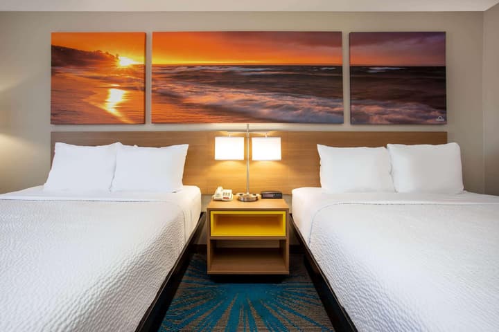 Days Inn by Wyndham Marquette