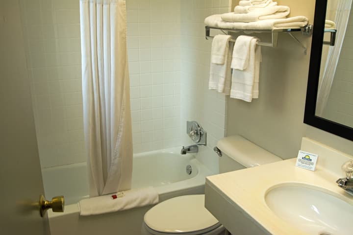 Days Inn by Wyndham Marquette