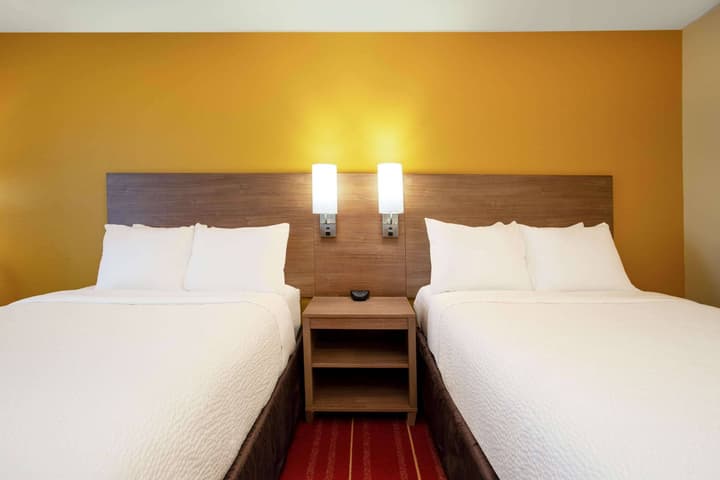 Days Inn by Wyndham Marquette