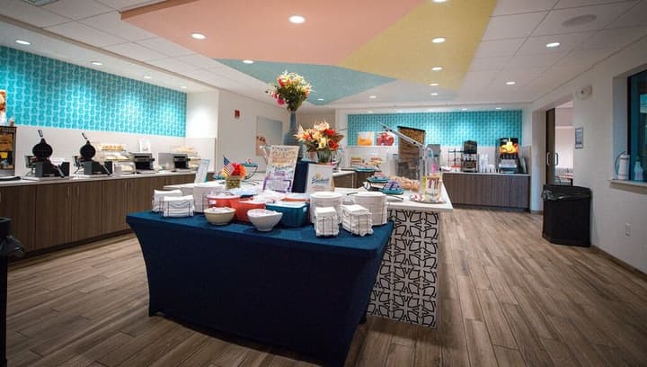 Beachside Hotel & Suites Cocoa Beach - Port Canaveral