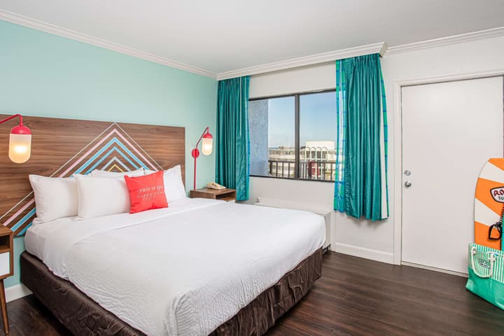 Beachside Hotel & Suites Cocoa Beach - Port Canaveral
