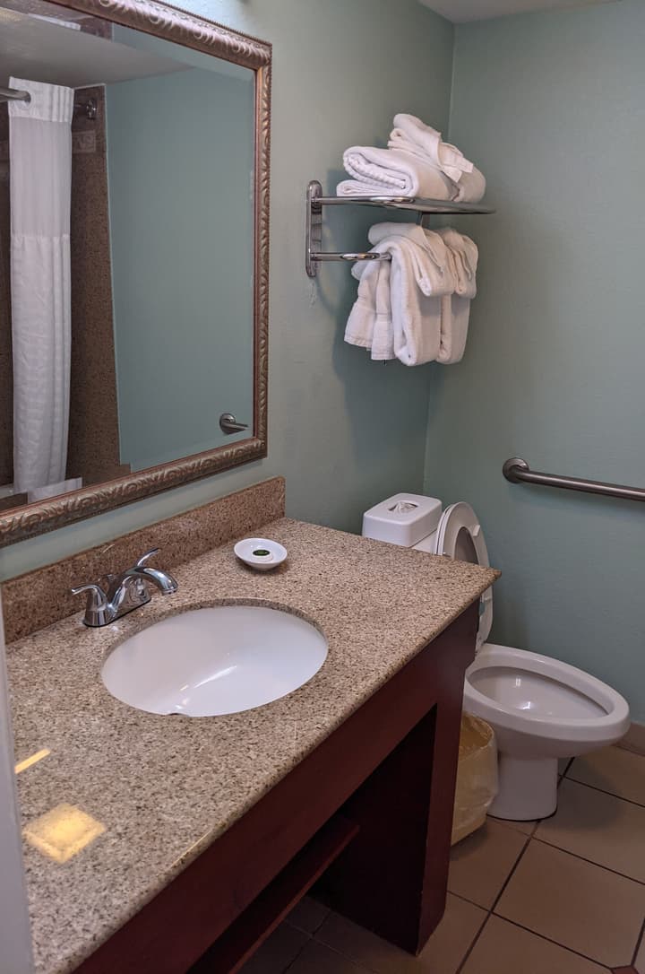 Beachside Hotel & Suites Cocoa Beach - Port Canaveral