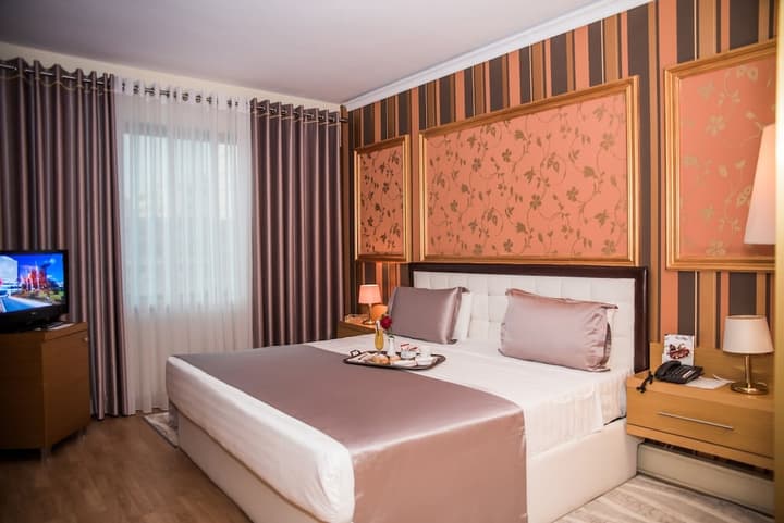 Hotel Tirana International & Conference Center 4*