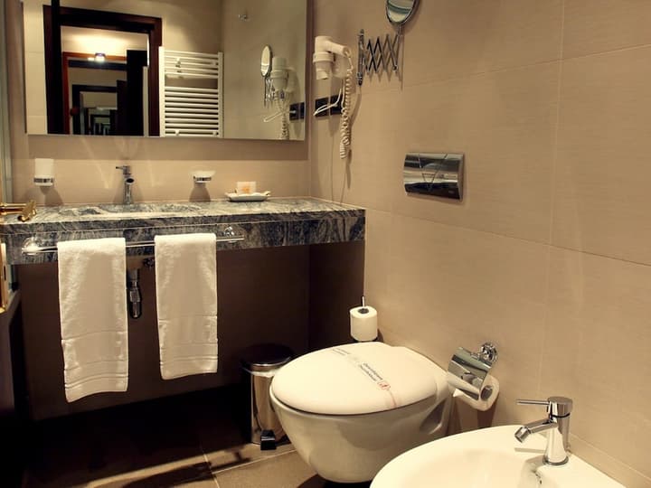 Hotel Tirana International & Conference Center 4*