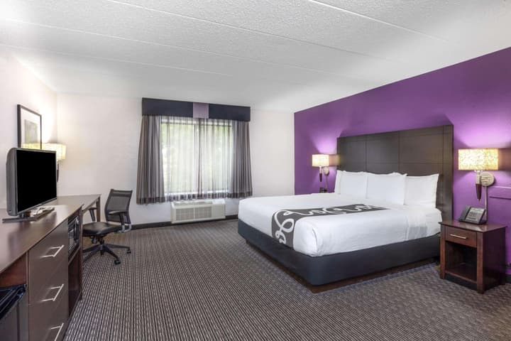 La Quinta Inn & Suites by Wyndham Clifton/Rutherford