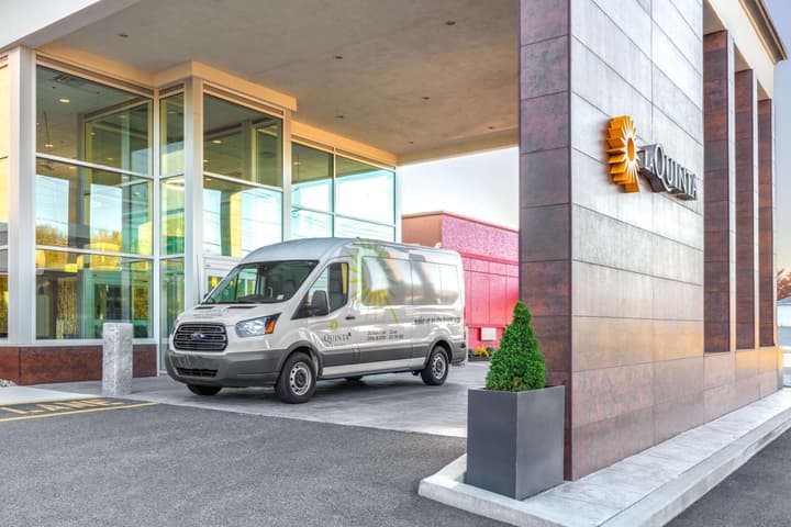 La Quinta Inn & Suites by Wyndham Clifton/Rutherford