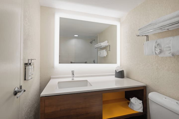 Holiday Inn Miami - International Airport by IHG