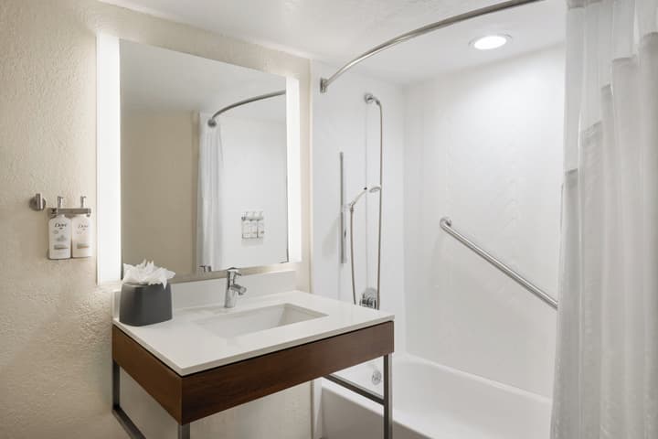 Holiday Inn Miami - International Airport by IHG