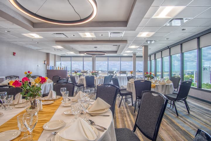 Holiday Inn Miami - International Airport by IHG