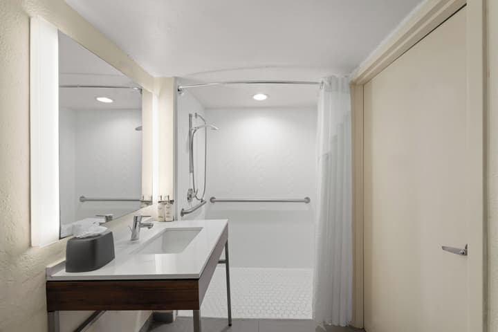 Holiday Inn Miami - International Airport by IHG