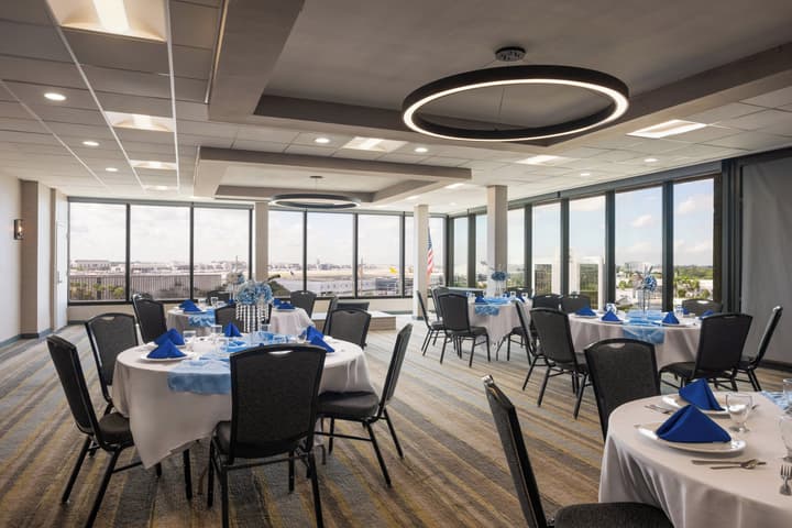 Holiday Inn Miami - International Airport by IHG
