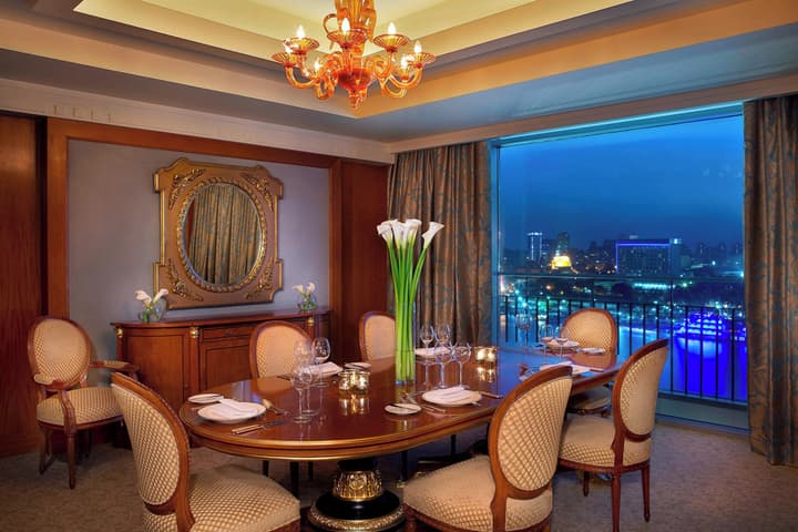 The Nile Ritz-Carlton, Cairo