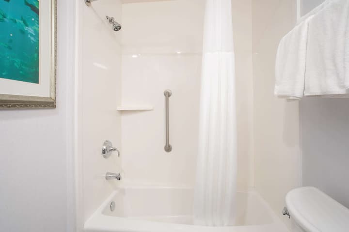 Hampton Inn Monterey