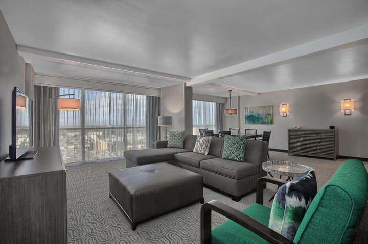 DoubleTree by Hilton at the Entrance to Universal Orlando