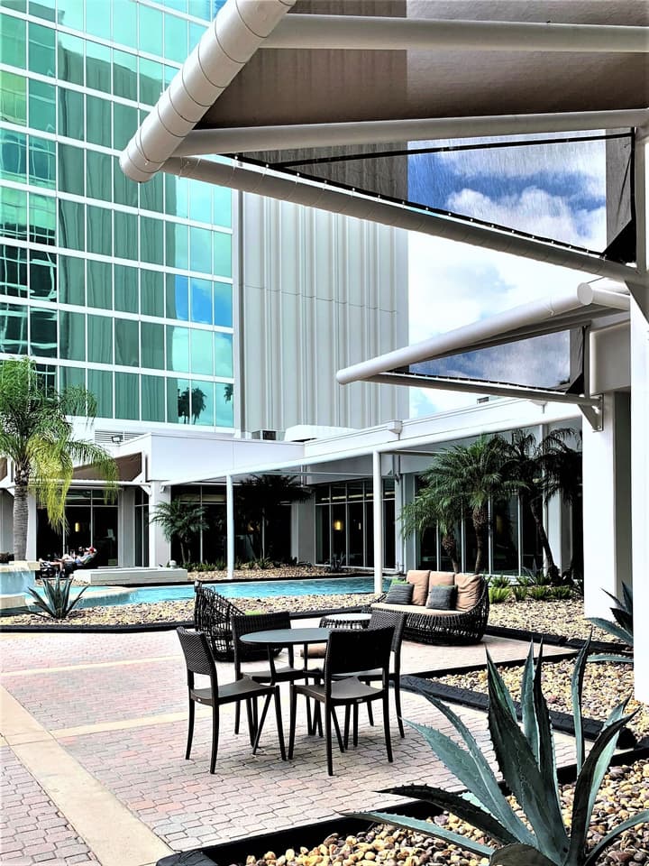 DoubleTree by Hilton at the Entrance to Universal Orlando