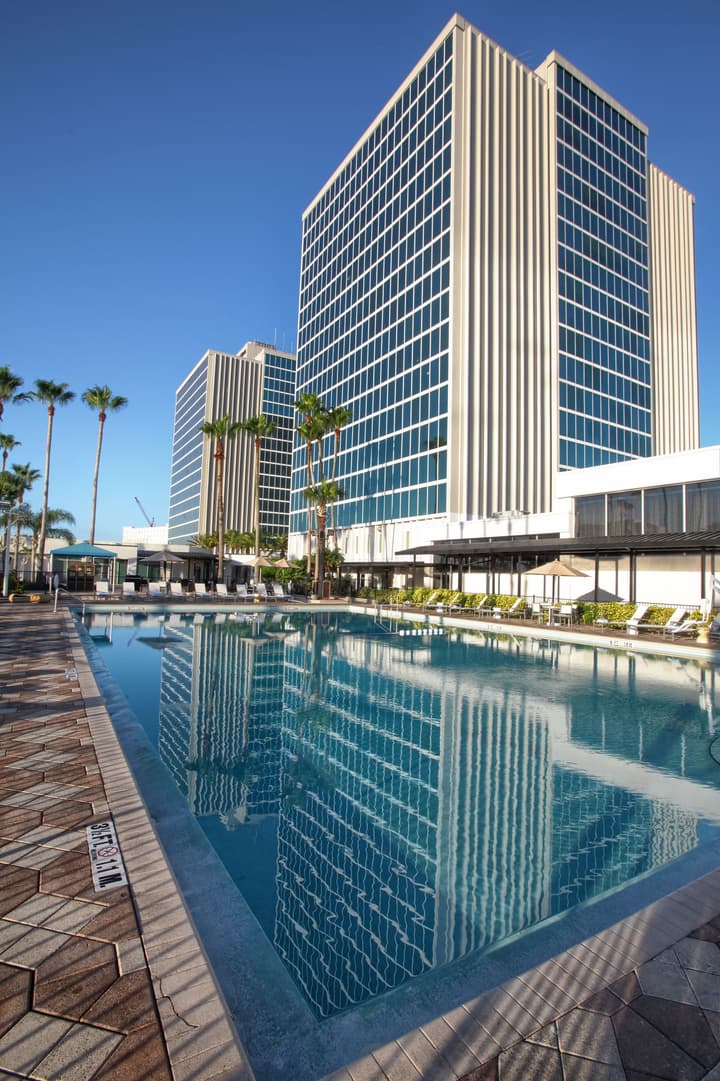 DoubleTree by Hilton at the Entrance to Universal Orlando