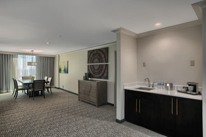 DoubleTree by Hilton at the Entrance to Universal Orlando
