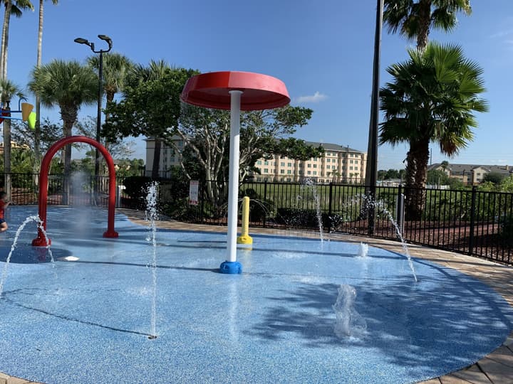 DoubleTree by Hilton at the Entrance to Universal Orlando