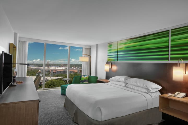 DoubleTree by Hilton at the Entrance to Universal Orlando